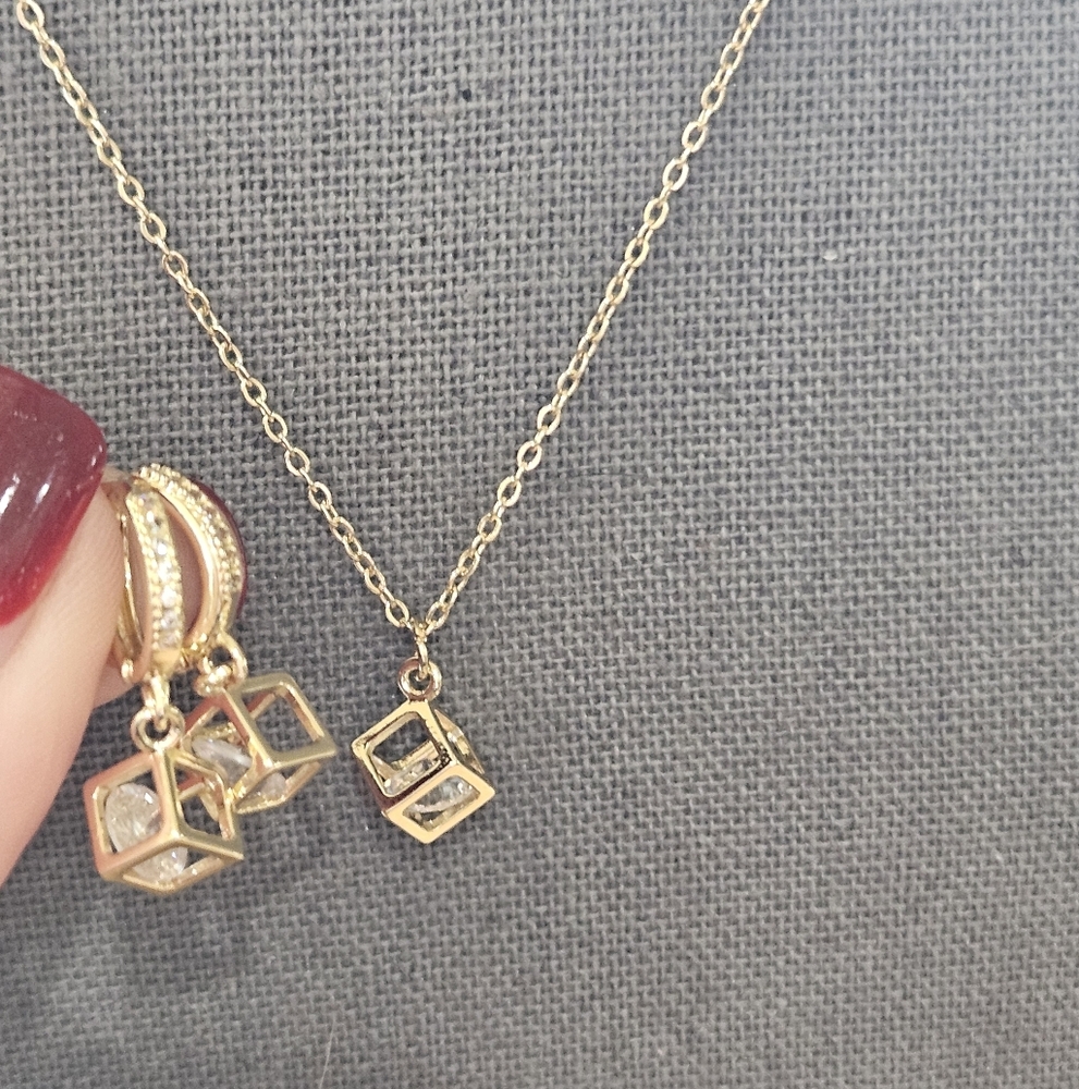Chic Gold Cube Pendant Necklace and Earring Set